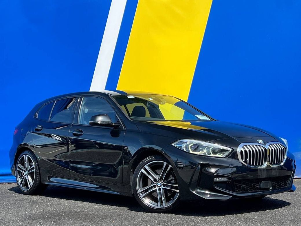 Image for 2022 BMW 1 Series 118d M-SPORT 2.0 AUTO // 18" DIAMOND CUT ALLOYS // 360 DEGREE SURROUND PARKING SENSORS // WIRELESS CHARGING BAY