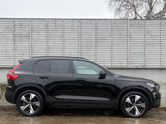 Image for 2022 Volvo XC40 R-DESIGN T4 RECHARGE AUTO / ONE OWNER / 19" ALLOYS / HALF-LEATHER / NAV / PARK ASSIST / FULL HISTORY / *FINANCE PACKAGES AVAILABLE*