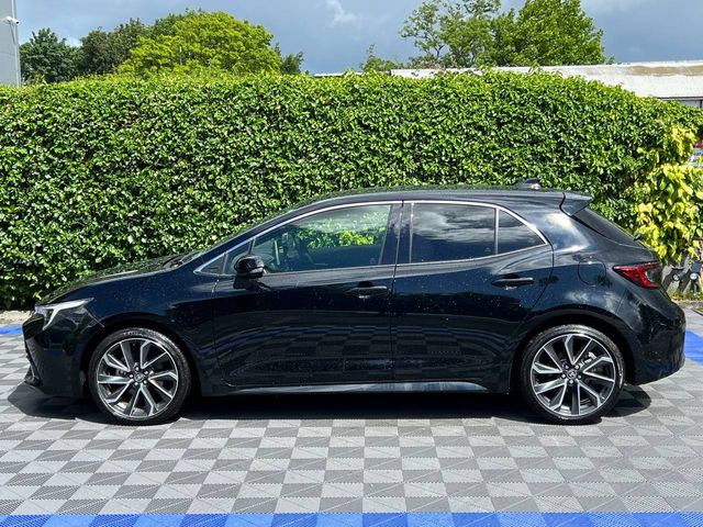 Image for 2025 Toyota Corolla GZ SPORT 1.8 HYBRID AUTO // VERY LOW MILEAGE // REVERSE CAMERA // DIGITAL CLUSTER