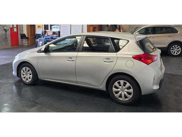 Image for 2014 Toyota Auris 