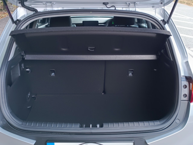 Image for 2026 Kia Stonic 1.0 Petrol Turbo, 7 Yrs Warranty, 3 Yrs AA , A/C, Cruise Control, Reversing Camera, Sat Nav, Electric Mirrors, 