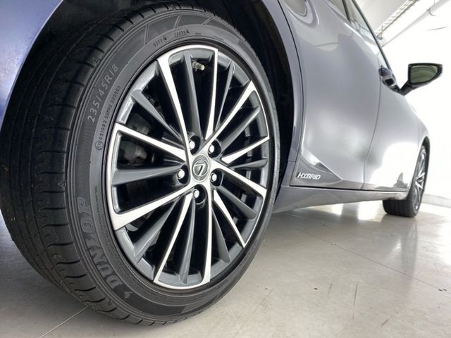 Image for 2022 Lexus ES 300h Dynamic