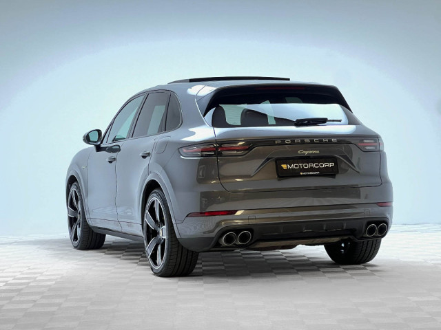 Image for 2020 Porsche Cayenne 3.0 V6 E-hybrid