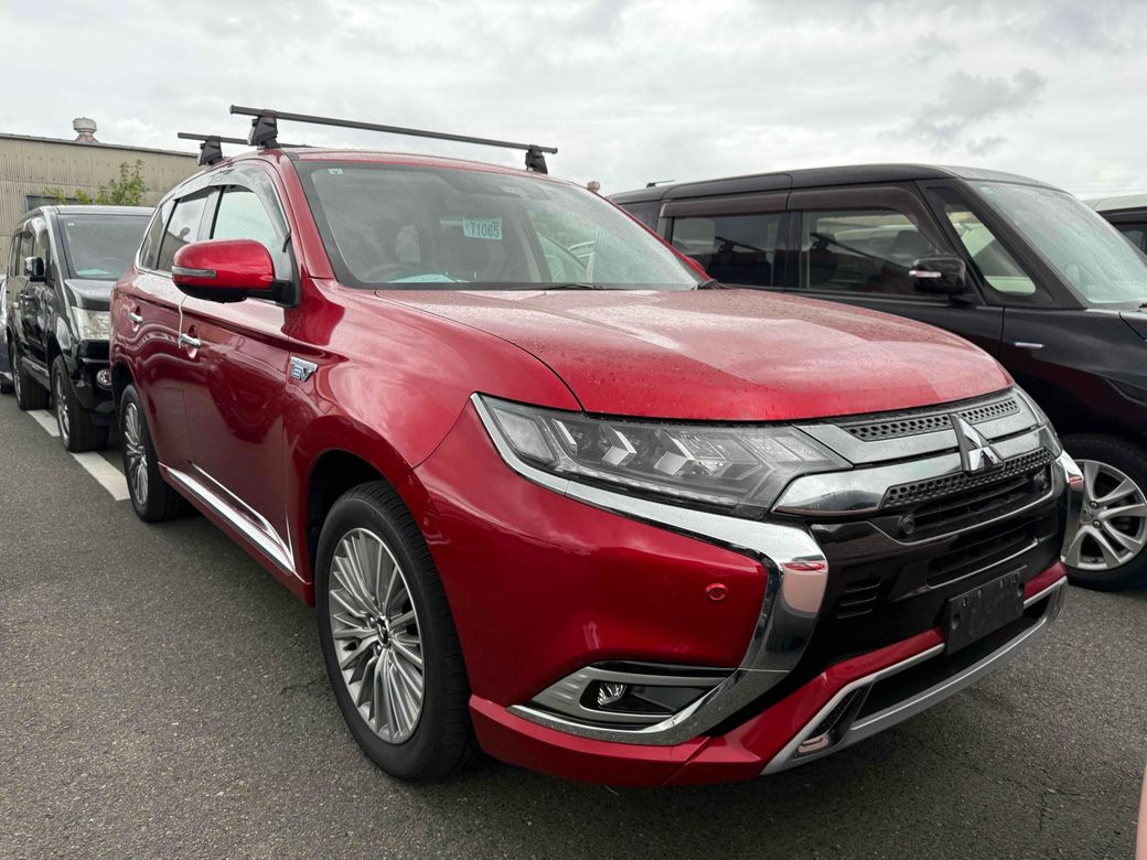 Image for 2019 Mitsubishi Outlander PHEV 4WD G PLUS 2.4 PETROL HYBRID //HIGH SPEC//HALF LEATHER HEATED SEATS//REVERSE CAMERA//KEYLESS ENTRY//UPGRADED SOUND SYSTEM//