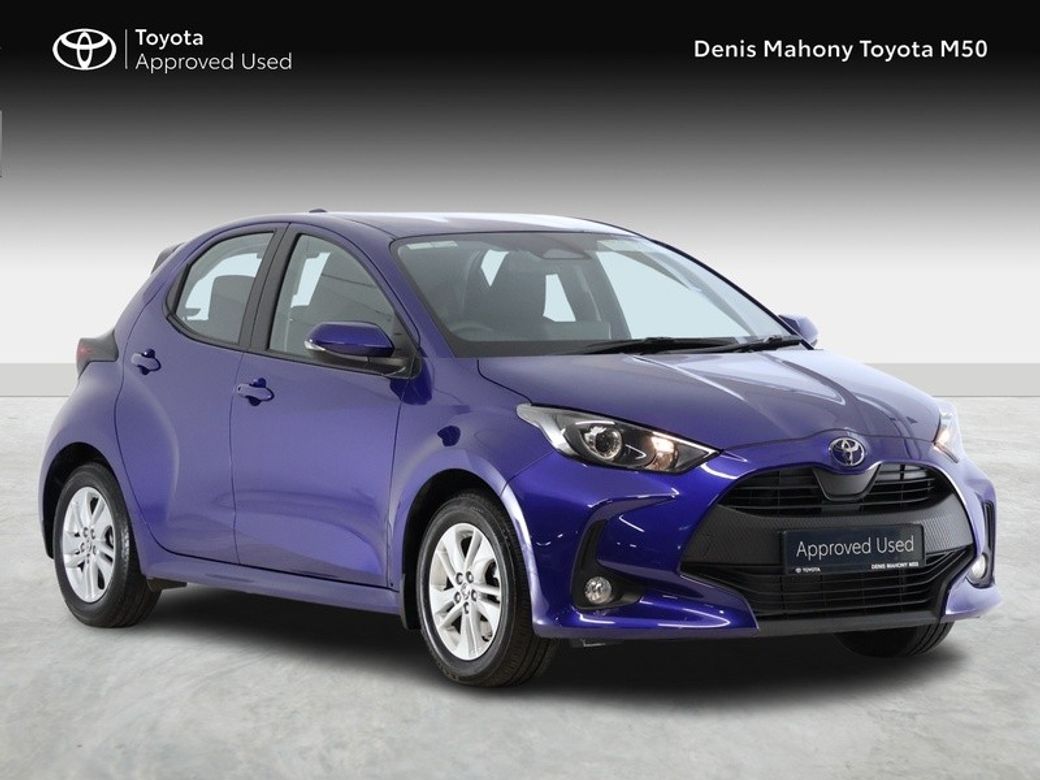 Image for 2025 Toyota Yaris Luna Hybrid