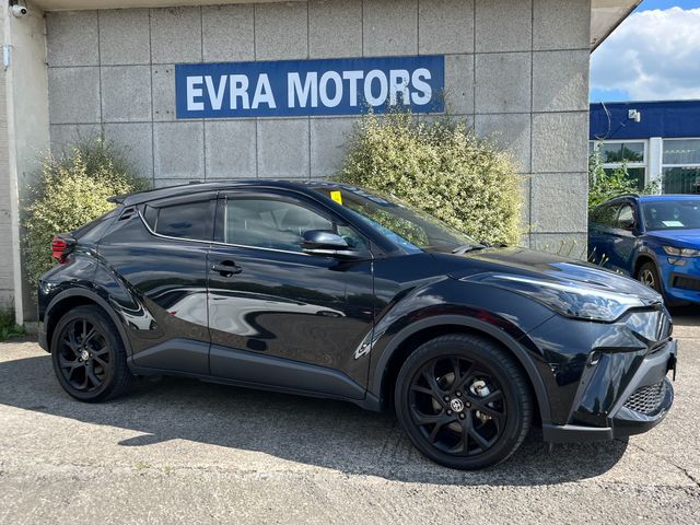 Image for 2023 Toyota C-HR SOL NERO HYBRID AUTOMATIC 1.8 PETROL //LOW MILES//HIGH SPEC//HALF LEATHER HEATED SEATS//360 PARKING CAMERAS//KEYLESS ENTRY//ADAPTIVE CRUISE CONTROL// 