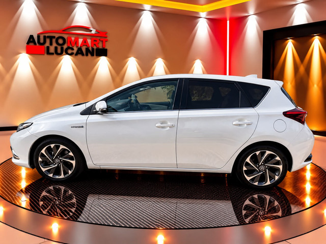 Image for 2016 Toyota Auris Hybrid