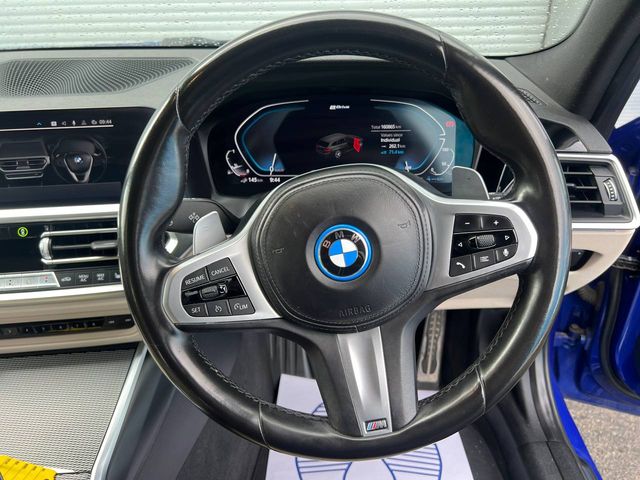 Image for 2022 BMW 3 Series 330e M-SPORT COMPETITION TOURING 2.0 HYBRID // APPLE CARPLAY/ANDROID AUTO // DIGITAL CLUSTER // 20" COMPETITION ALLOYS