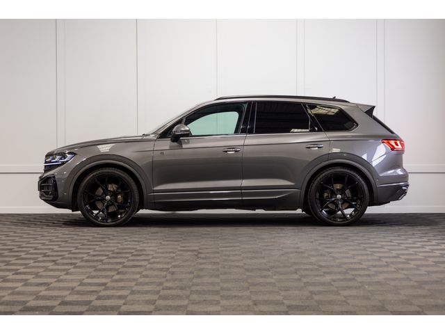 Image for 2025 Volkswagen Touareg R-Line 2 Seat Commercial