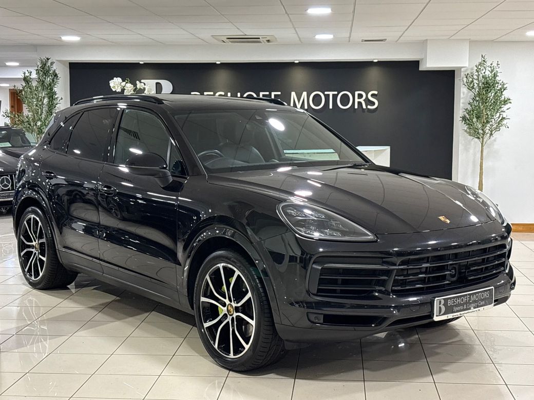Image for 2018 Porsche Cayenne 3.0 V6 E-HYBRID=LOW MILES//HUGE SPEC=PAN ROOF//FULL PORSCHE SERVICE HISTORY=182 D REG=PREVIOUSLY SUPPLIED BY OURSELVES//TAILORED FINANCE PACKAGES AVAILABLE=TRADE INS WELCOME