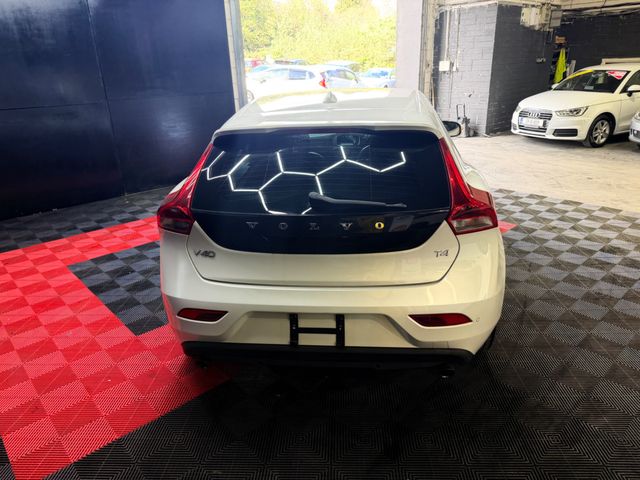 Image for 2015 Volvo V40 D2 SE PS 5DR Auto