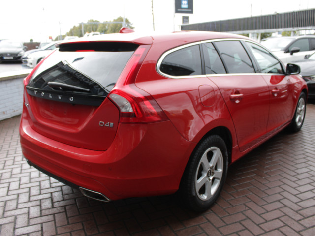 Image for 2018 Volvo V60 2.0D4 SE LUXURY DELUXE 5DR ESTATE AUTOMATIC // MINT CONDITION WITH ONLY 96, 000 KMS // BUY WITH CONFIDENCE AA AND SIMI APPROVED DEALER 2025 // FINANCE ARRANGED // ALL TRADE INS WELCOME // 
