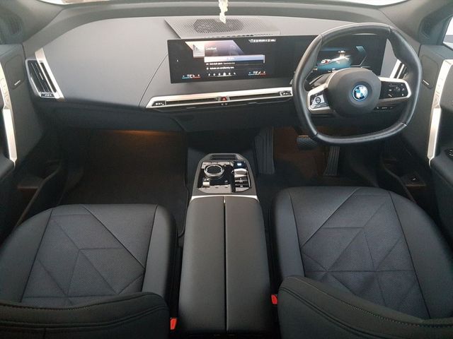 Image for 2023 BMW iX xDrive40 M Sport