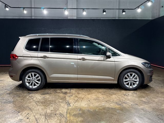 Image for 2018 Volkswagen Touran 1.4L PETROL AUTOMATIC - 7 SEATER - CRUISE CONTROL - MULTI FUNCTION STEERING WHEEL - HEATING / AC CONTROLS - REVERSE CAMERA 