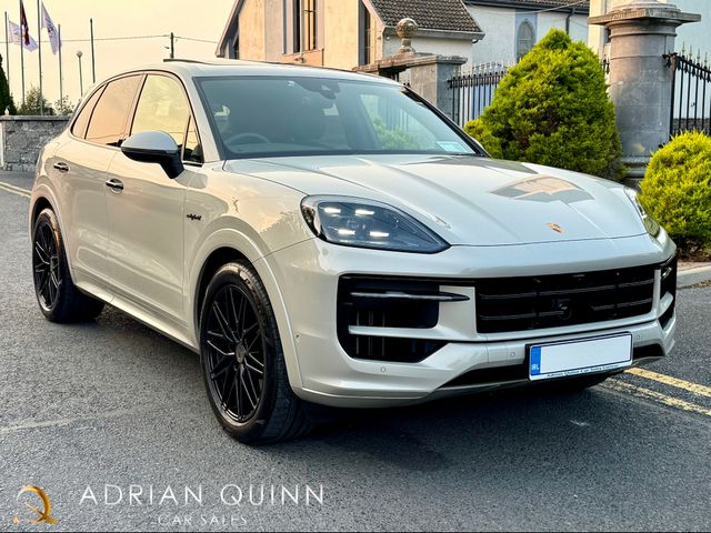 Image for 2025 Porsche Cayenne 3.0 V6 E-HYBRID AUTO==BIG SPEC==SPORTS DESIGN PACK==