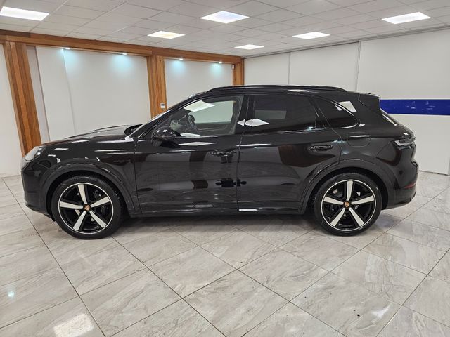 Image for 2025 Porsche Cayenne ENORMOUS SPECIFICATION 