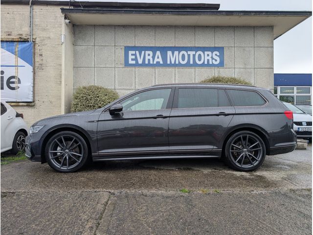 Image for 2023 Volkswagen Passat R-LINE AUTOMATIC 2.0 DIESEL//HIGH SPEC//FULL LEATHER HEATED SEATS//MASSAGE DRIVERS SEAT//SURROUND PARKING CAMERAS//KEYLESS ENTRY//ADAPTIVE CRUISE CONTROL//