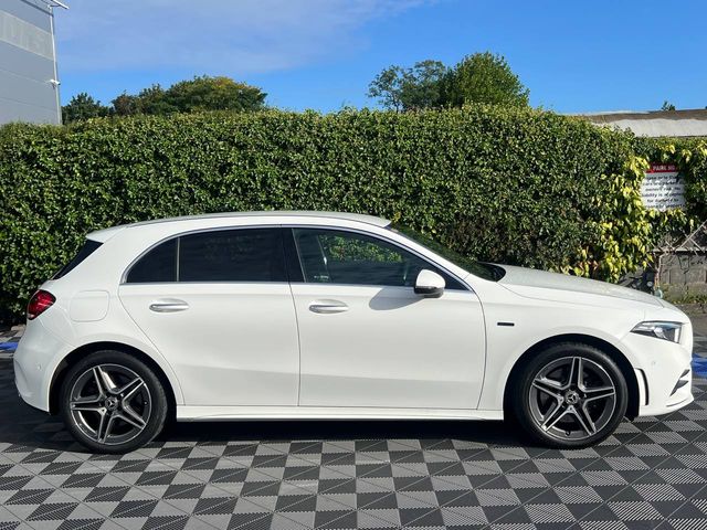 Image for 2021 Mercedes-Benz A Class A250e AMG-LINE PREMIUM+ 1.3 HYBRID // 360 PARKING SENSORS // AMG-LINE INTERIOR // APPLE CARPLAY/ANDROID AUTO