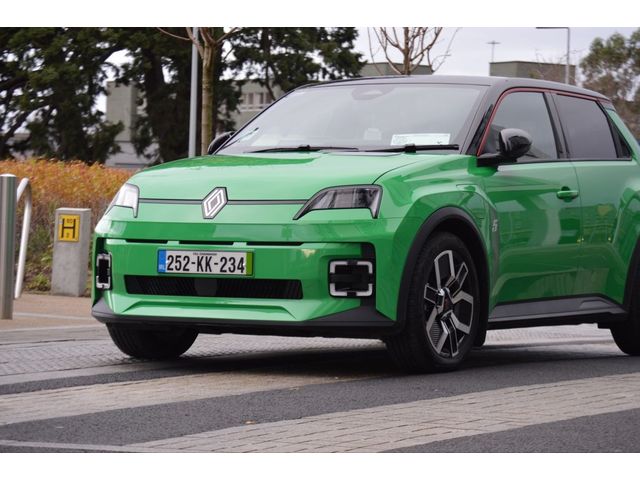 Image for 2025 Renault 5 Techno 52kWh 150hp, 2 Tone Roof 