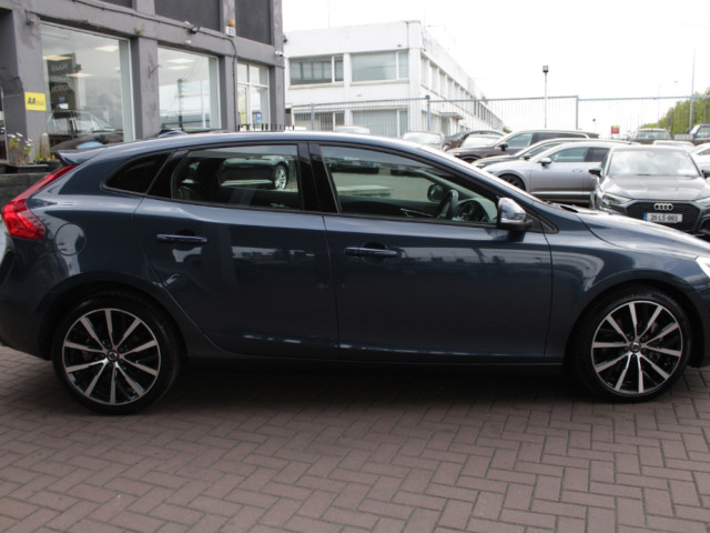 Image for 2018 Volvo V40 2.0D4 DYNAMIQUE EDITION 5DR HATCHBACK AUTOMATIC // 1 OWNER CAR WITH ONLY 111, 00 KMS IN AS NEW CONDITION // BUY WITH CONFIDENCE AA AND SIMI APPROVED DEALER 2026 // FINANCE ARRANGED // TRADE INS WELCOM