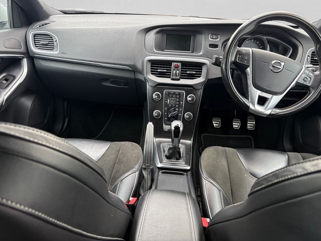 Image for 2017 Volvo V40 2.0 T2 R-design 122BHP 5DR