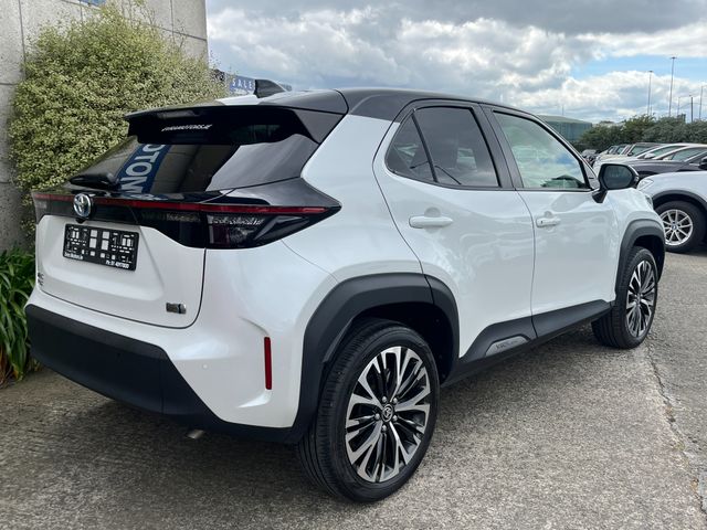Image for 2023 Toyota Yaris Cross Z HYBRID AUTOMATIC 1.5 PETROL //LOW MILES//HIGH SPEC//HALF LEATHER HEATED SEATS//360 PARKING CAMERAS//HEATED STEERING WHEEL//KEYLESS ENTRY//