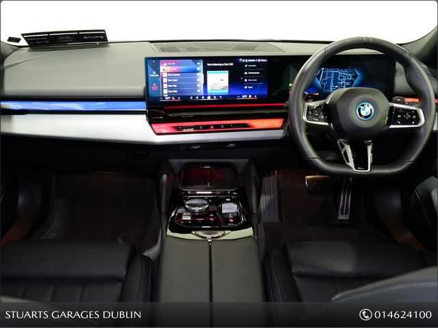 Image for 2025 BMW 5 Series *COMFORT PLUS PACK AND 20” 938 STAR ALLOYS* SOPHISTO GREY METALLIC, BLACK QUILTED LEATER INTERIOR, 20” 938m ALLOYS, COMFORT ACCESS, HEATED STEERING WHEEL