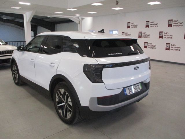 Image for 2025 Ford Explorer Select 77kWh Extended Range 28