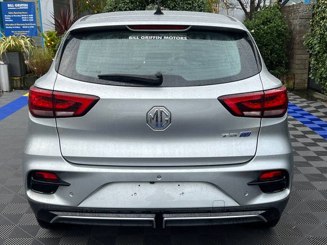 Image for 2023 MG ZS 73KWH // LONG RANGE MODEL // VERY LOW MILEAGE // APPLE CARPLAY/ANDROID AUTO