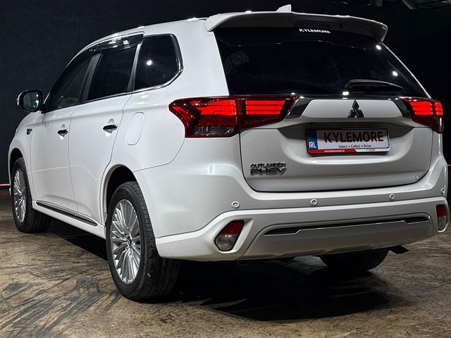 Image for 2019 Mitsubishi Outlander 2.4 AUTO - BLACK HALF LEATHER - FACTORY ALLOYS - CRUISE CONTROL - REVERSE CAMERA