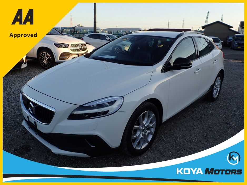 Image for 2017 Volvo V40 Cross Country 2.0 D4 CROSS COUNTRY SE LUXURY DIESEL 190 BHP AUTOMATIC // FULL LEATHER ELECTRIC SEATS // REVERSING CAMERA // CRUISE CONTROL // LANE ASSIST // FULL HARMAN KARDON SURROUND SOUND SYSTEM // TOP SPEC