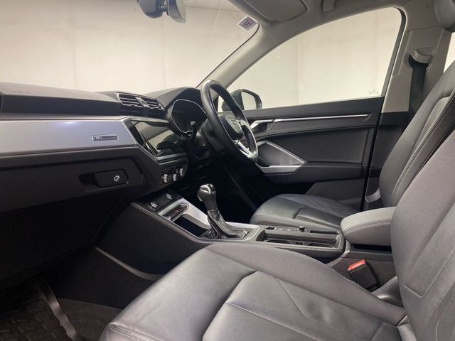 Image for 2020 Audi Q3 35 TDI 150HP S Tronic SE