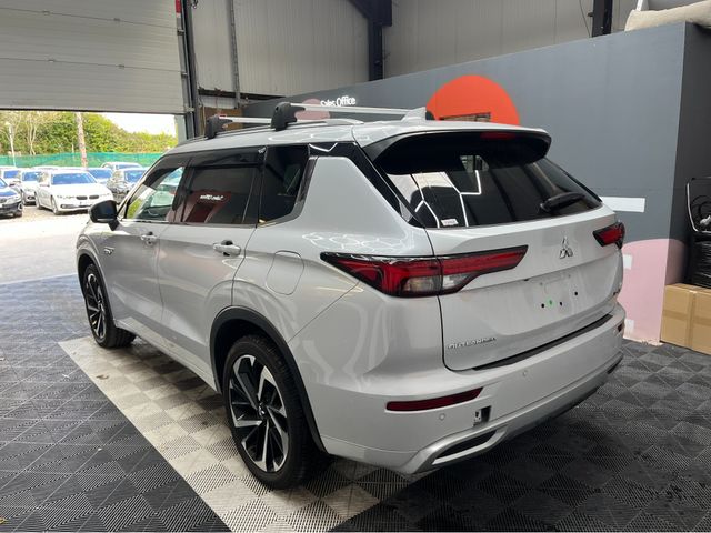 Image for 2024 Mitsubishi Outlander €45950 2024 MITSUBISHI OUTLANDER P 4W PHEV 2.4 AUTOMATIC / CRUISE CONTROL / 360° CAMERA / ELECTRIC MEMORY & HEATED SEATS / PADDLE SHIFTERS / 7 SEATS OPTION / HEATED STEERING WHEEL AND MORE