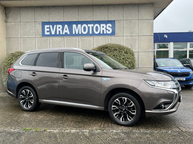Image for 2017 Mitsubishi Outlander 4H 4WD HYBRID PHEV AUTOMATIC 2.0 PETROL //HIGH SPEC//FULL LEATHER HEATED SEATS//360 PARKING CAMERAS//SAT NAV//KEYLESS ENTRY//HEATED STEERING WHEEL//SUNROOF//