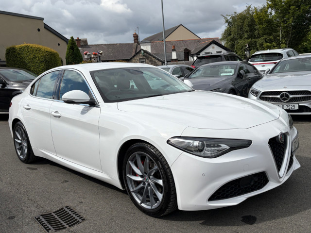 Image for 2017 Alfa Romeo Giulia 2.0L 200HP Super LUX 4DR Auto *Low Kils*