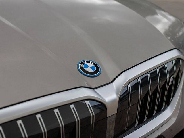 Image for 2025 BMW i5 eDrive40