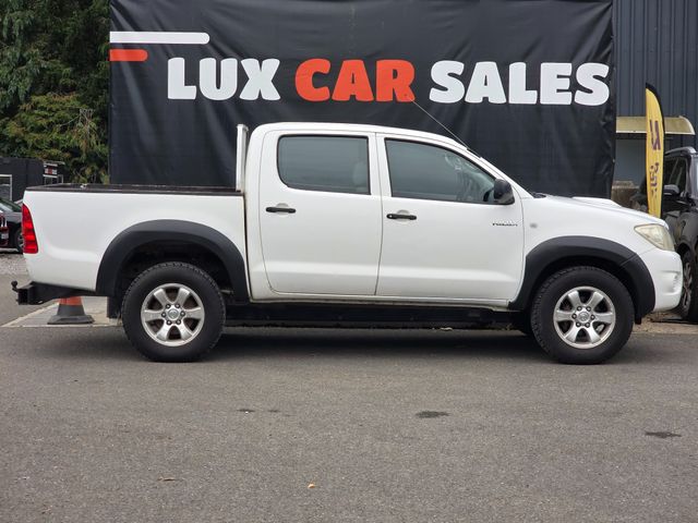 Image for 2011 Toyota Hilux 2.5 D4D 4X4 CREW CAB // NEW D. O. E // VAT INVOICE AVAILABLE