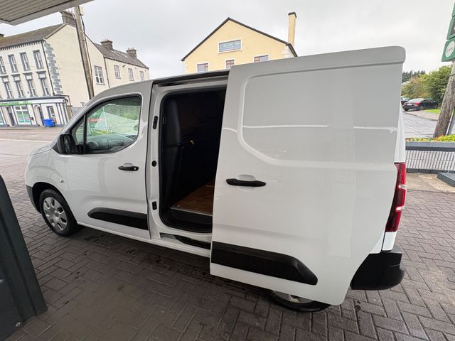 Image for 2022 Opel Combo 1.5 CDTi 100PS SWB 