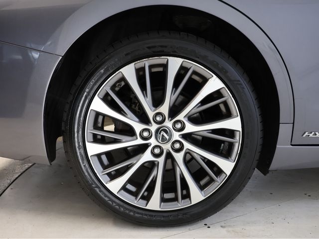 Image for 2021 Lexus ES 300h Dynamic