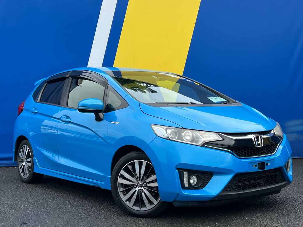 Image for 2016 Honda Fit SPORT 1.5 HYBRID AUTO // NEW NCT // 16" ALLOYS // DIGITAL CLIMATE CONTROL