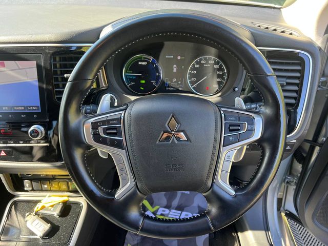 Image for 2022 Mitsubishi Outlander 2.4 PLUG-IN HYBRID AUTO // LEATHER/ALCANTARA HEATED SEATS // 360 PARKING CAMERA // ADAPTIVE CRUISE CONTROL
