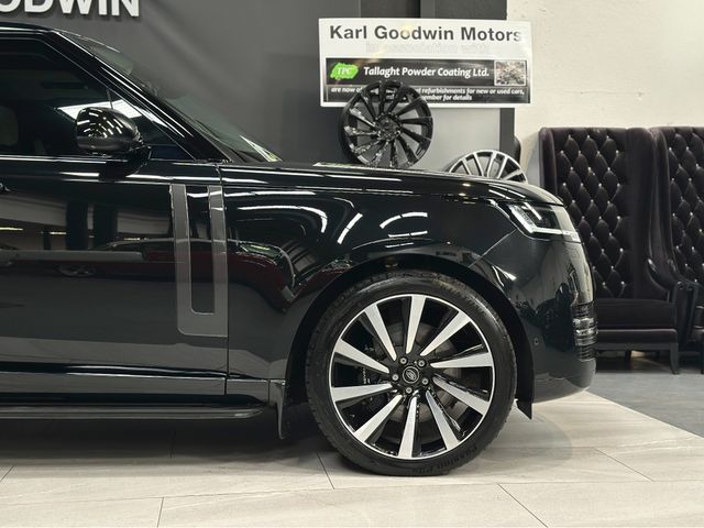 Image for 2025 Land Rover Range Rover P550 MEGA SPEC HSE E-HYBRID