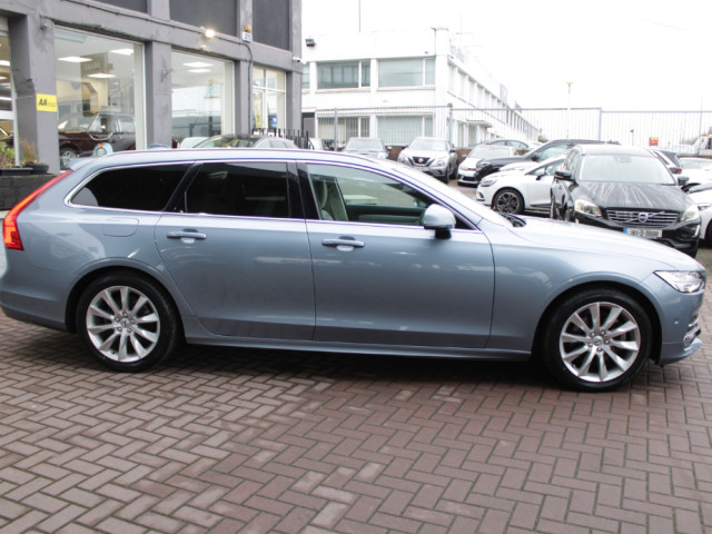 Image for 2020 Volvo V90 2.0D4 MOMENTUM 5DR ESTATE AUTOMATIC // STUNNING CAR // BUY WITH CONFIDENCE AA AND SIMI APPROVED DEALER 2026 // FINANCE ARRANGED // ALL TRADE INS WELCOME 