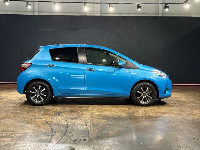 Image for 2018 Toyota Vitz 1.5 HYBRID - PUSH BUTTON START- ALLOYS WHEELS - REAR CAMERA - MULTI FUNCTION STEERING WHEEL - 