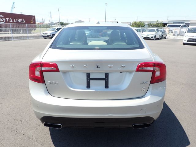 Image for 2016 Volvo S60 2.0 D4 SE LUXURY PLUS DIESEL AUTOMATIC // MASSIVE SPEC // FULL HEATED LEATHER // REVERSING CAMERA // CRUISE CONTROL // LANE ASSIST // COLLISION WARNING SYSTEM // UPGRADED SPORT ALLOYS