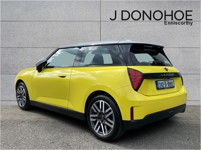 Image for 2024 Mini Cooper Cooper E Classic