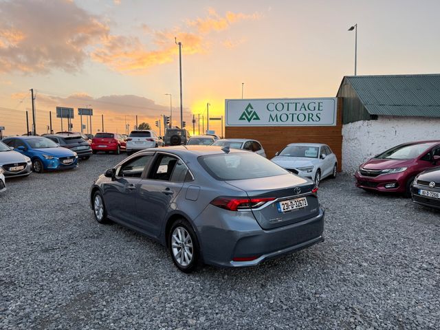 Image for 2023 Toyota Corolla 1.8 Hybrid Luna Saloon