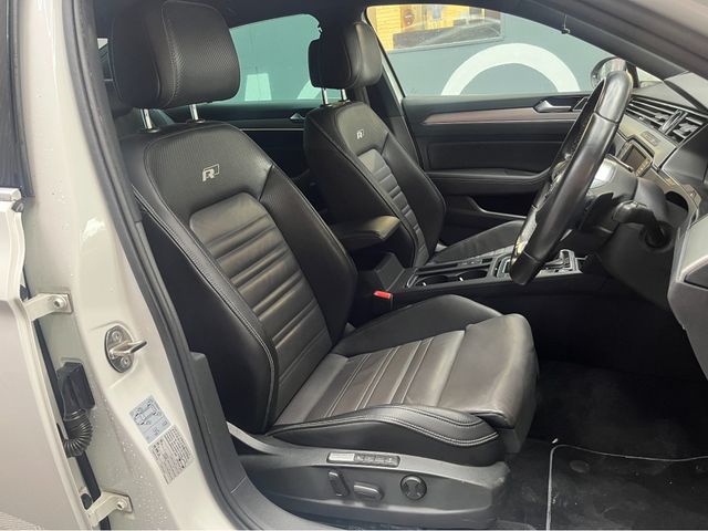 Image for 2017 Volkswagen Passat 2017 VOLKSWAGEN PASSAT 2.0 TSI R-LINE AUTOMATIC PETROL / 77K KMS / ADAPTIVE CRUISE CONTROL, HEATED SEATS, REVERSE CAMERA & MORE