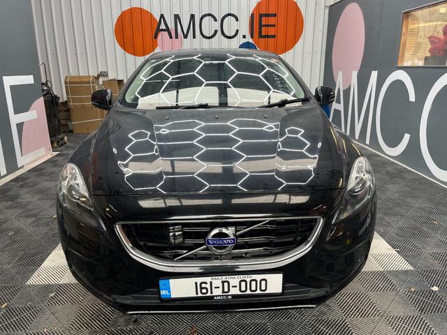 Image for 2016 Volvo V40 2016 VOLVO V40 D4 AUTOMATIC / CRUISE CONTROL / PARKING CAMERA / ELECTRIC MEMORY & HEATED SEATS / PADDLE SHIFTERS AND MORE