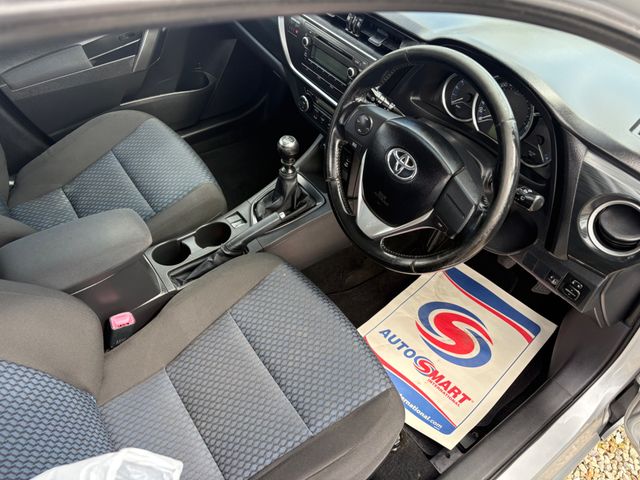 Image for 2014 Toyota Auris 1.4 D4D Aura 